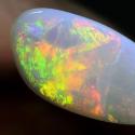 Opaalityypit - kerrostumat ja kivien sävyt